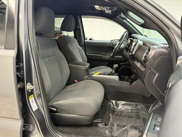 Photo of 2016 Magnetic Gray Metallic Toyota Tacoma
