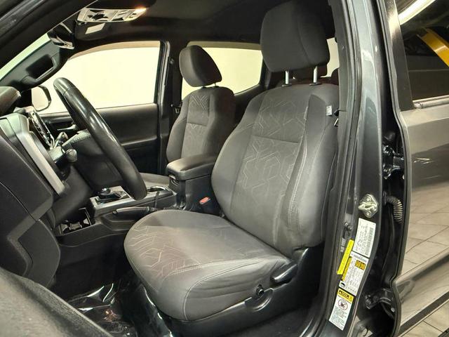Photo of 2016 Magnetic Gray Metallic Toyota Tacoma