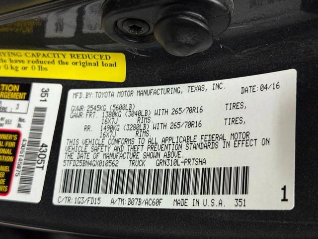 Photo of 2016 Magnetic Gray Metallic Toyota Tacoma