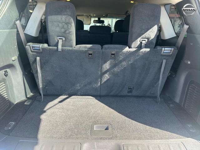 Photo of 2016 White Nissan Pathfinder