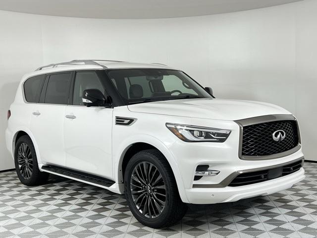 Photo of 2024 Moonstone White INFINITI QX80