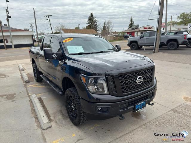 Photo of 2018 MAGNETIC BLACK Nissan Titan XD