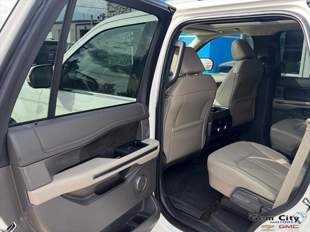 Photo of 2021 STAR WHITE MET TRI-COAT Ford Expedition
