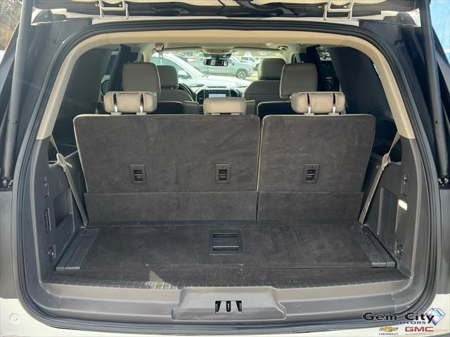 Photo of 2021 STAR WHITE MET TRI-COAT Ford Expedition