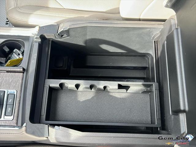 Photo of 2021 STAR WHITE MET TRI-COAT Ford Expedition