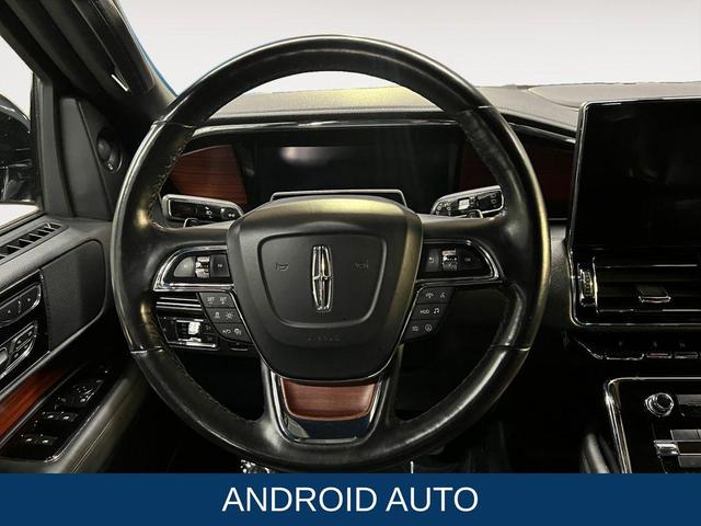 Photo of 2022 Radiance Metallic Lincoln Navigator