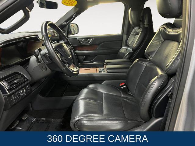 Photo of 2022 Radiance Metallic Lincoln Navigator