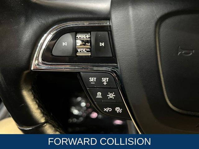 Photo of 2022 Radiance Metallic Lincoln Navigator