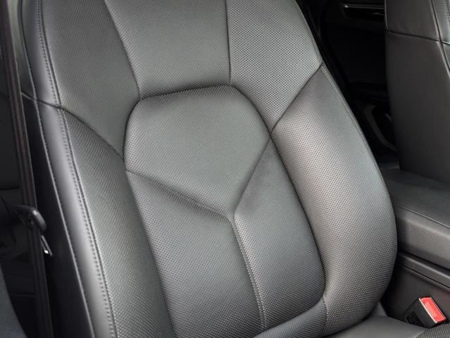 Photo of 2023 Volcano Grey Metallic Porsche Macan