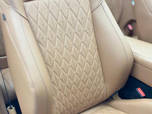 Photo of 2025 Zenith White Aston Martin DB12