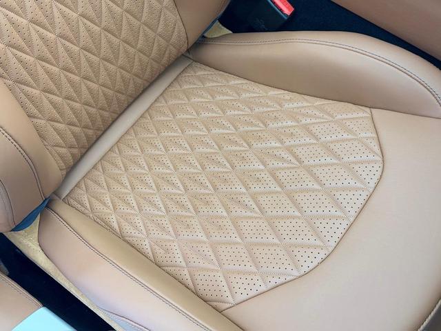 Photo of 2025 Zenith White Aston Martin DB12