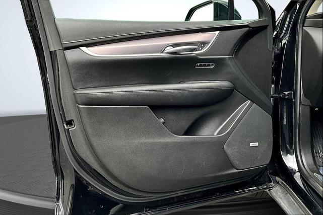Photo of 2017 Stellar Black Metallic Cadillac XT5
