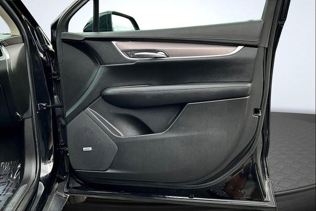 Photo of 2017 Stellar Black Metallic Cadillac XT5