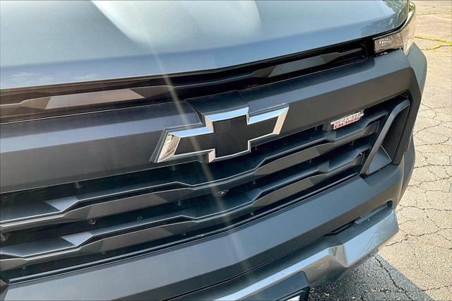 Photo of 2024 Sterling Gray Metallic Chevrolet Colorado