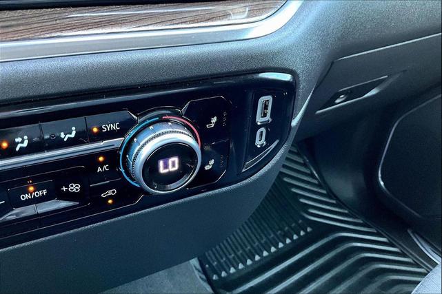 Photo of 2023 Onyx Black GMC Sierra 1500