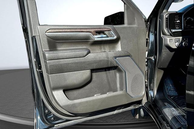 Photo of 2023 Onyx Black GMC Sierra 1500