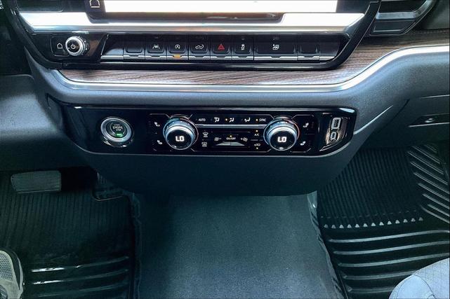 Photo of 2023 Onyx Black GMC Sierra 1500