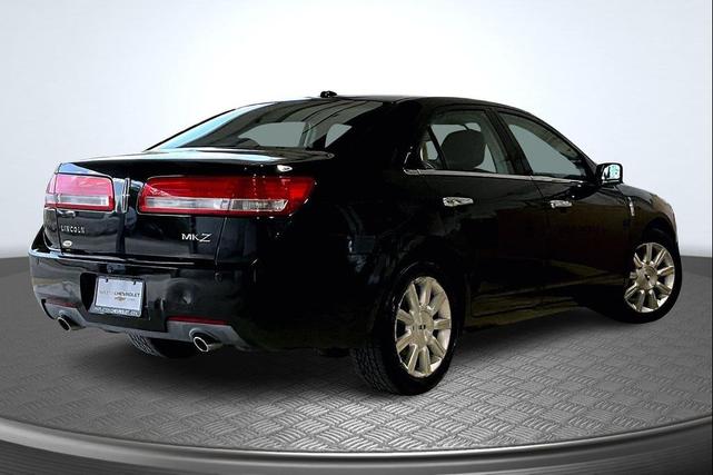 Photo of 2010 Tuxedo Black Metallic Lincoln MKZ