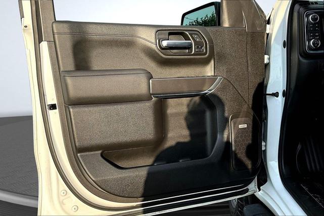 Photo of 2022 Summit White GMC Sierra 1500