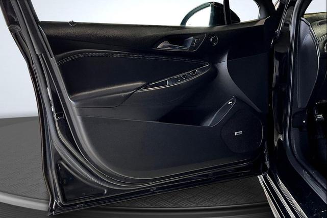 Photo of 2017 Mosaic Black Metallic Chevrolet Cruze