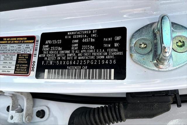 Photo of 2023 Glacial White Pearl Kia K5