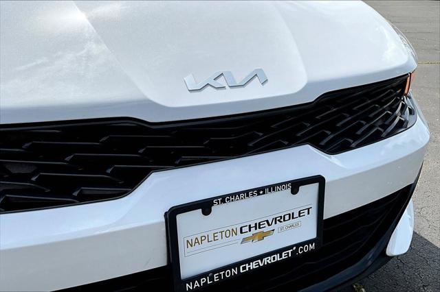 Photo of 2023 Glacial White Pearl Kia K5