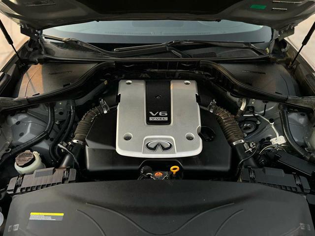 Photo of 2018 Graphite Shadow INFINITI Q70