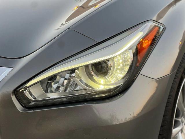 Photo of 2018 Graphite Shadow INFINITI Q70