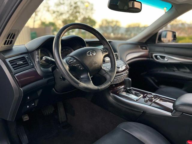 Photo of 2018 Graphite Shadow INFINITI Q70