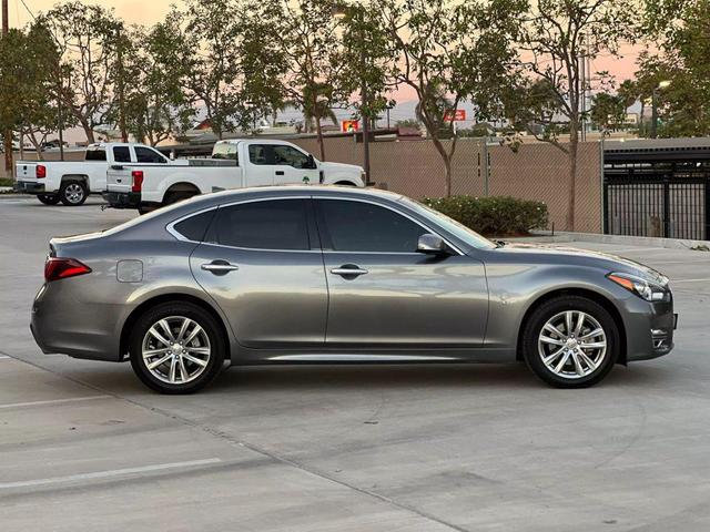 Photo of 2018 Graphite Shadow INFINITI Q70