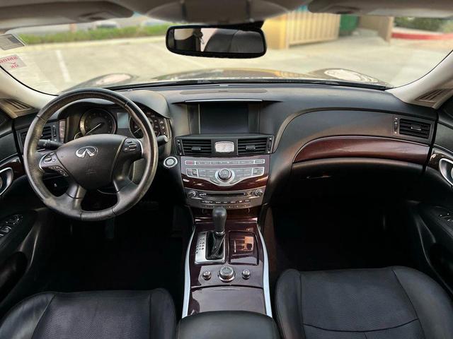 Photo of 2018 Graphite Shadow INFINITI Q70
