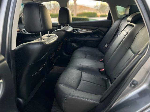 Photo of 2018 Graphite Shadow INFINITI Q70