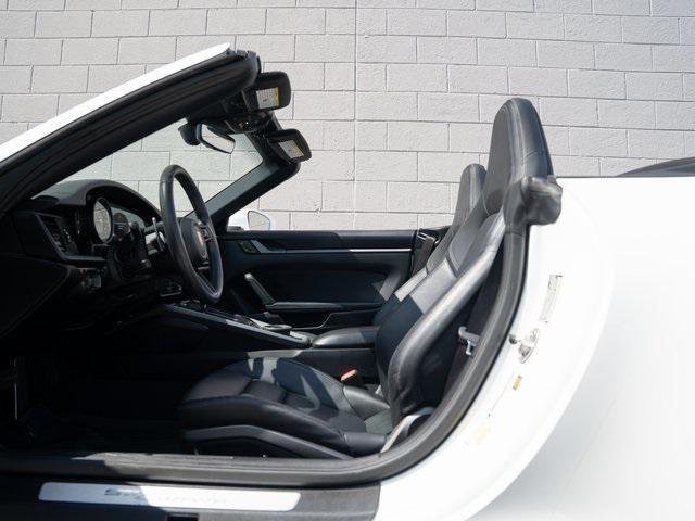 Photo of 2021 White Porsche 911