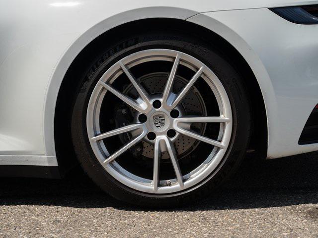 Photo of 2021 White Porsche 911