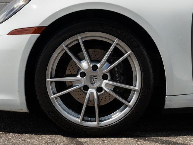 Photo of 2021 White Porsche 911