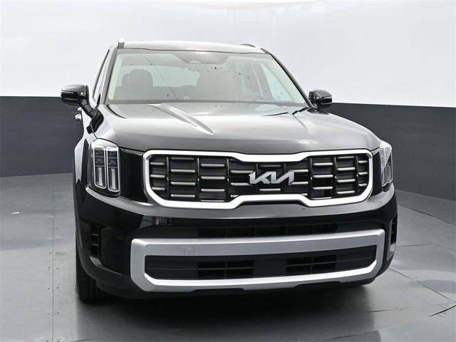 Photo of 2025 Ebony Black Kia Telluride