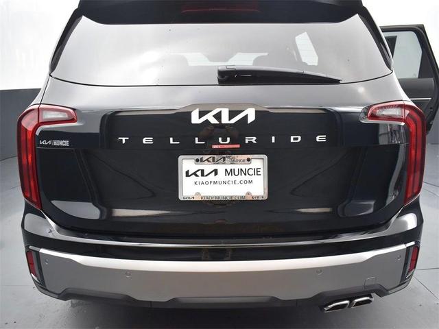 Photo of 2025 Ebony Black Kia Telluride