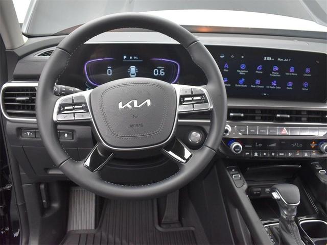 Photo of 2025 Ebony Black Kia Telluride