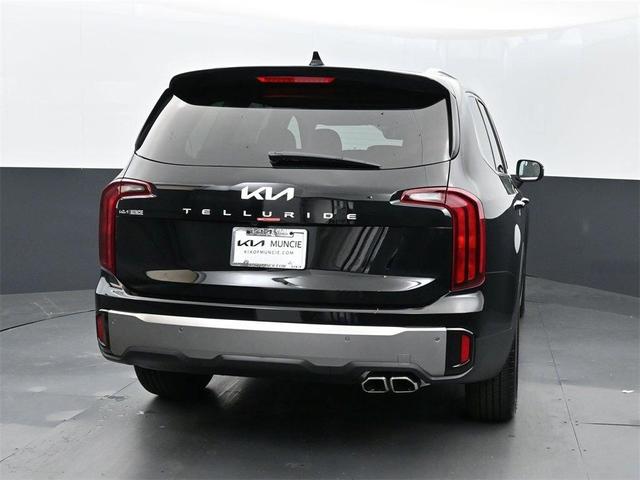 Photo of 2025 Ebony Black Kia Telluride