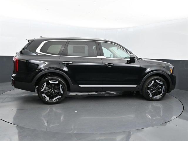 Photo of 2025 Ebony Black Kia Telluride