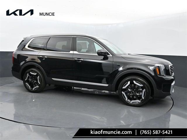 Photo of 2025 Ebony Black Kia Telluride