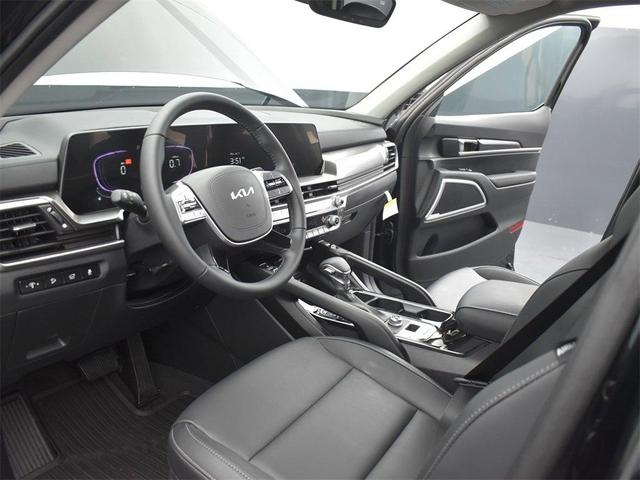 Photo of 2025 Ebony Black Kia Telluride
