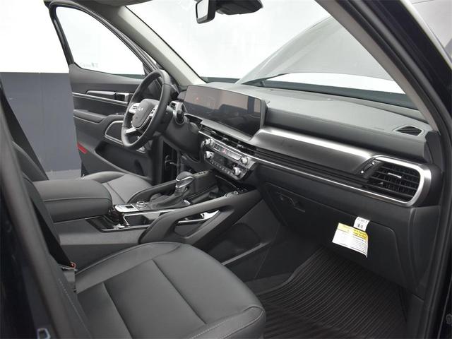 Photo of 2025 Ebony Black Kia Telluride
