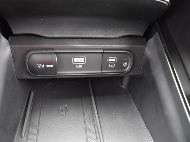 Photo of 2025 Ebony Black Kia Telluride