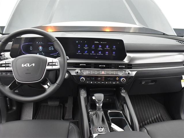 Photo of 2025 Ebony Black Kia Telluride
