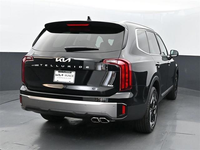 Photo of 2025 Ebony Black Kia Telluride