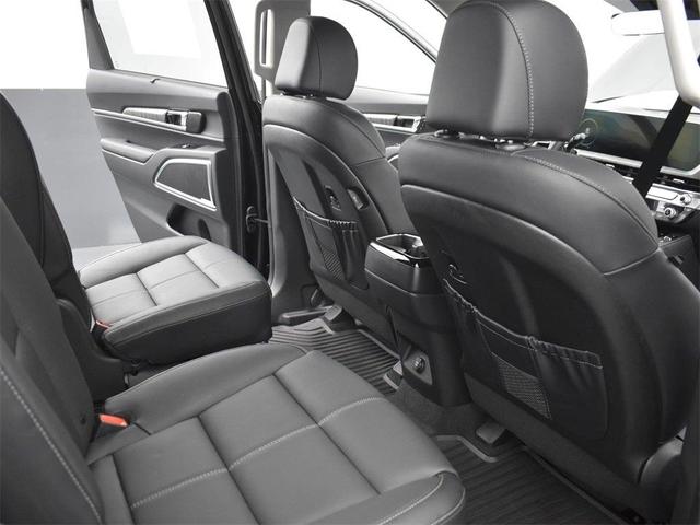 Photo of 2025 Ebony Black Kia Telluride