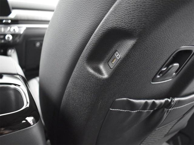 Photo of 2025 Ebony Black Kia Telluride