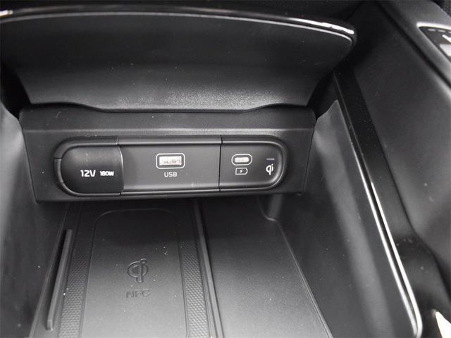 Photo of 2025 Ebony Black Kia Telluride