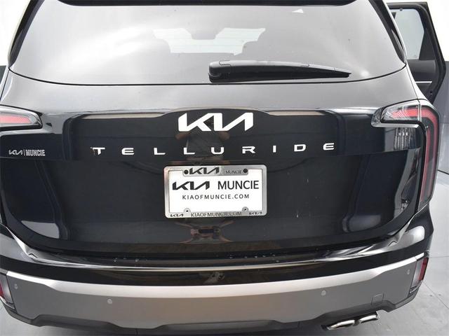 Photo of 2025 Ebony Black Kia Telluride